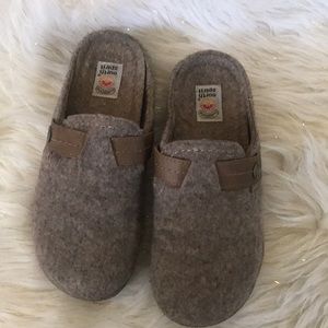 Women wool clog slides